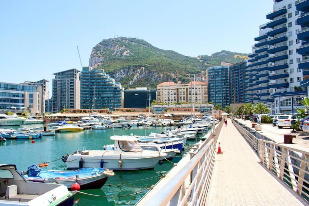 Gibraltar Luxury With Rooftop Pools & Views Exterior photo