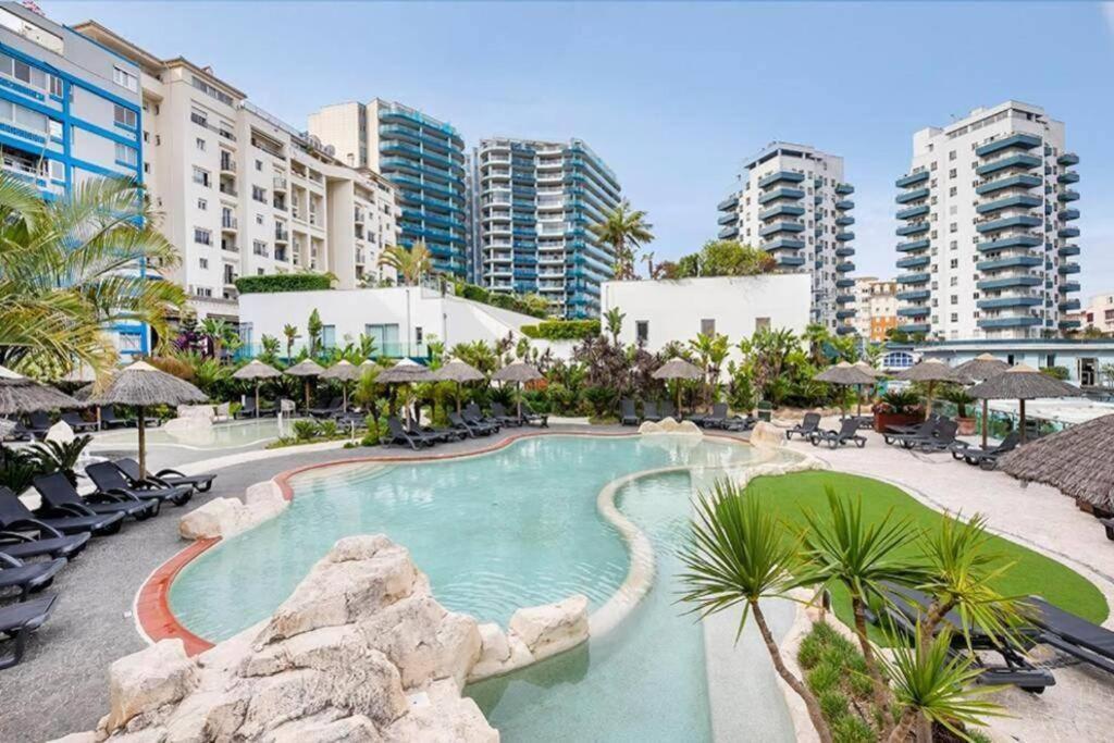 Gibraltar Luxury With Rooftop Pools & Views Exterior photo