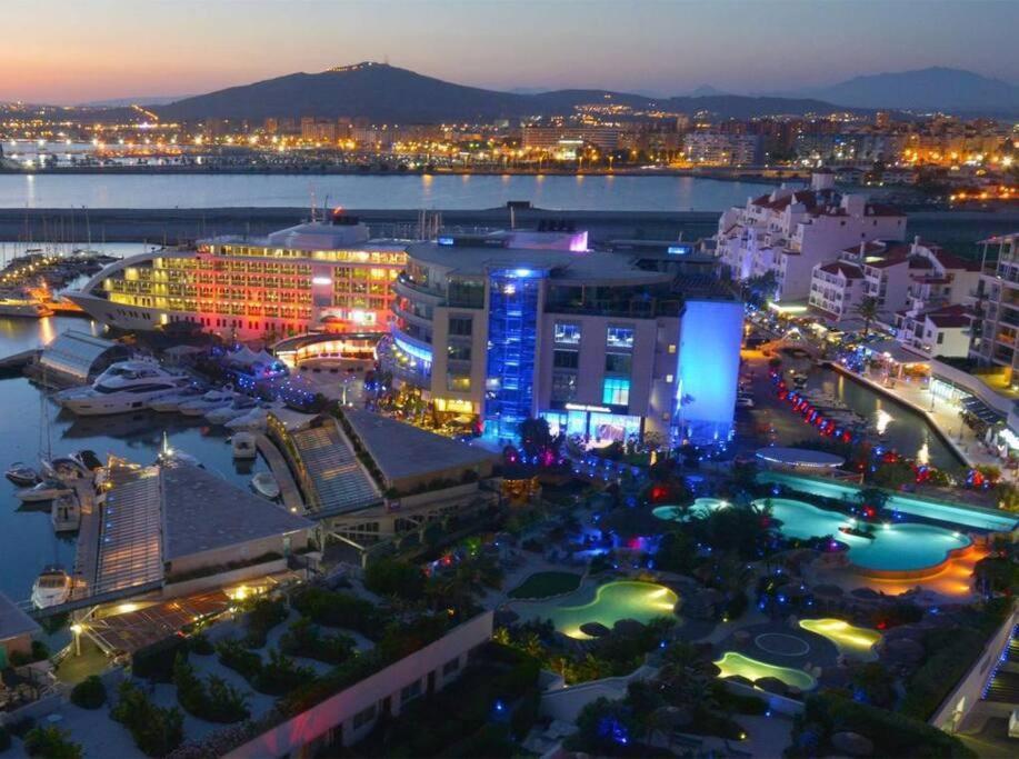 Gibraltar Luxury With Rooftop Pools & Views Exterior photo